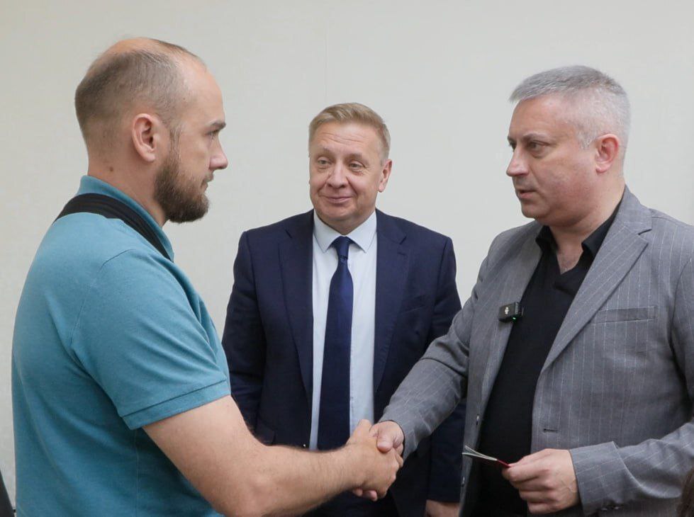 Игорь Васильевич Скубенко вручил медаль Суворова.