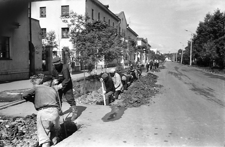 Благоустройство ул. Луначарского. Начало 1960-х годов..